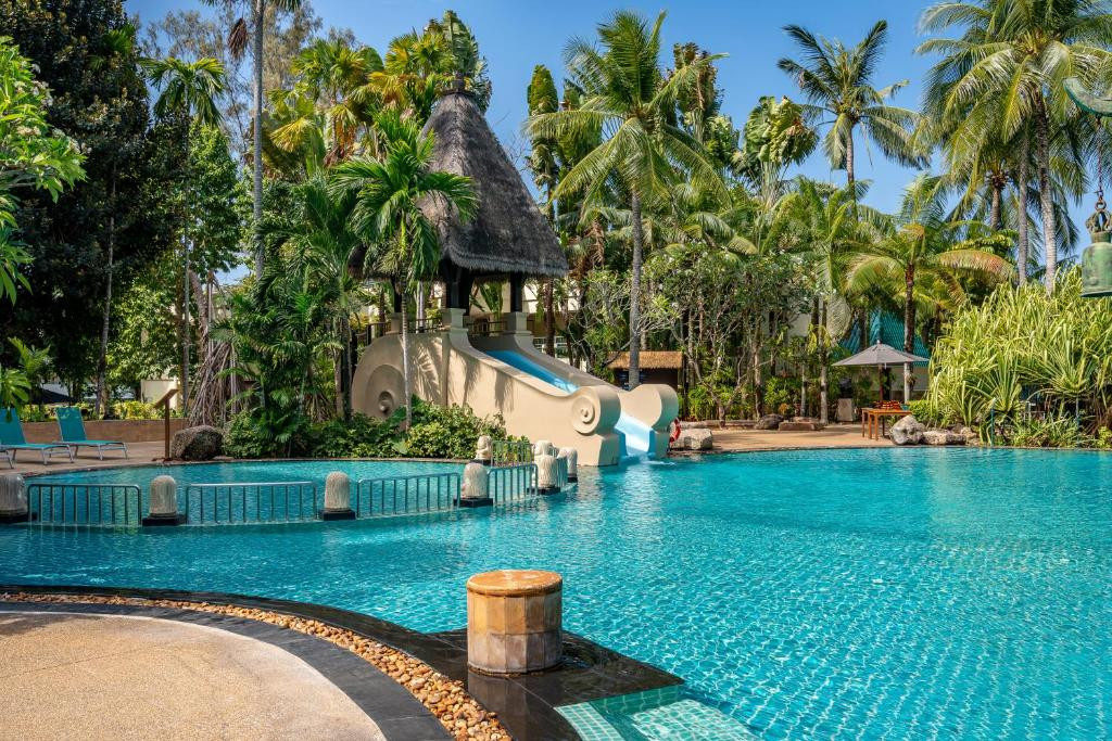 Paradox Resort Phuket (Ex. Movenpick Resort & Spa Karon Beach) 5*