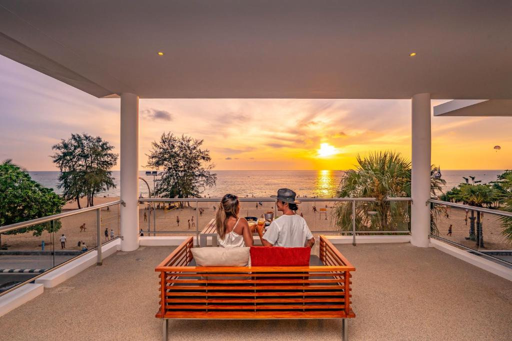 Paradox Resort Phuket (Ex. Movenpick Resort & Spa Karon Beach) 5*