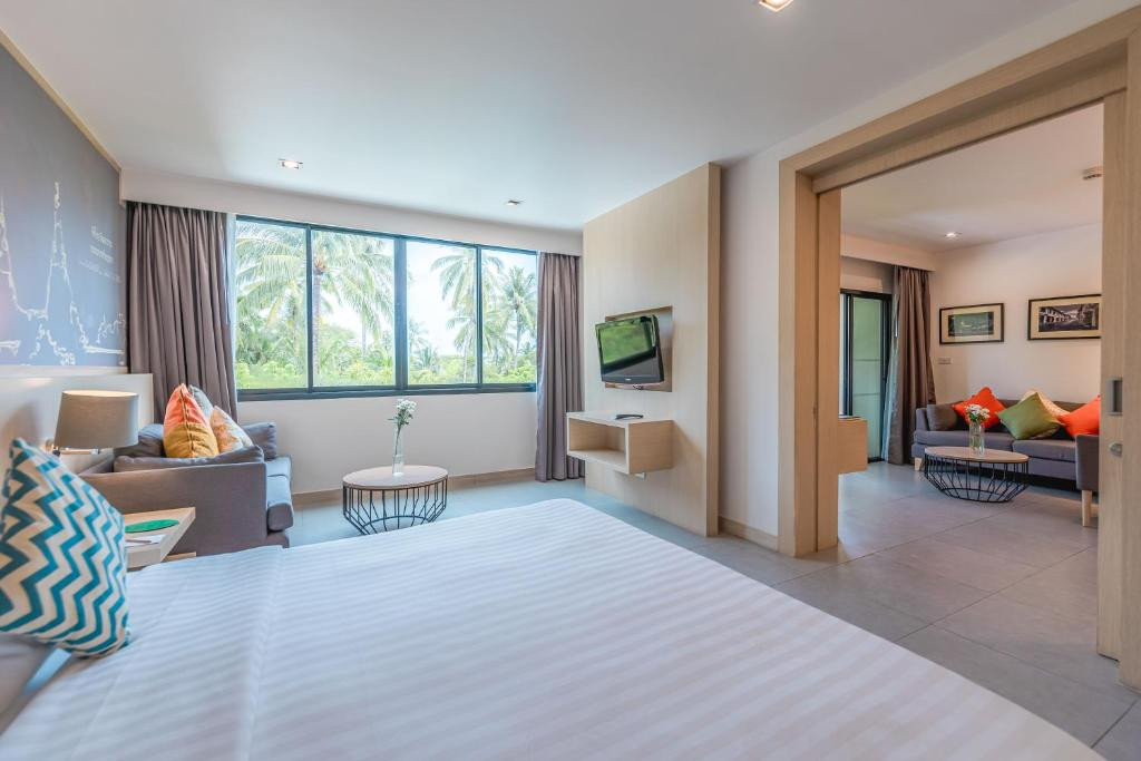 Paradox Resort Phuket (Ex. Movenpick Resort & Spa Karon Beach) 5*