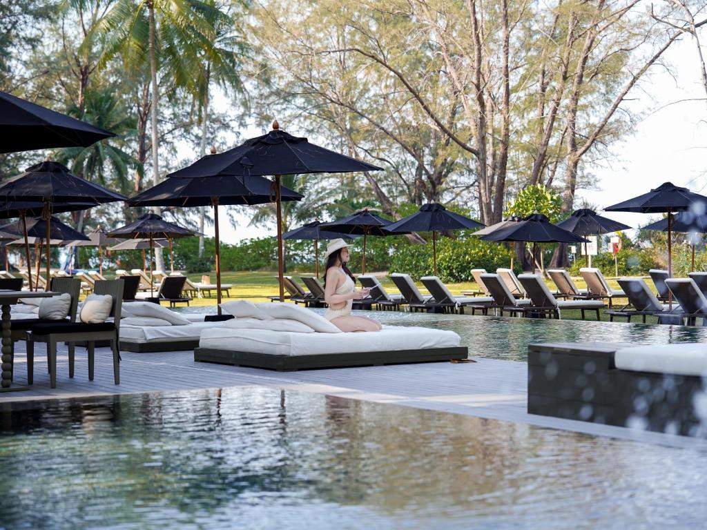 Sala Phuket Mai Khao Beach Resort 5*
