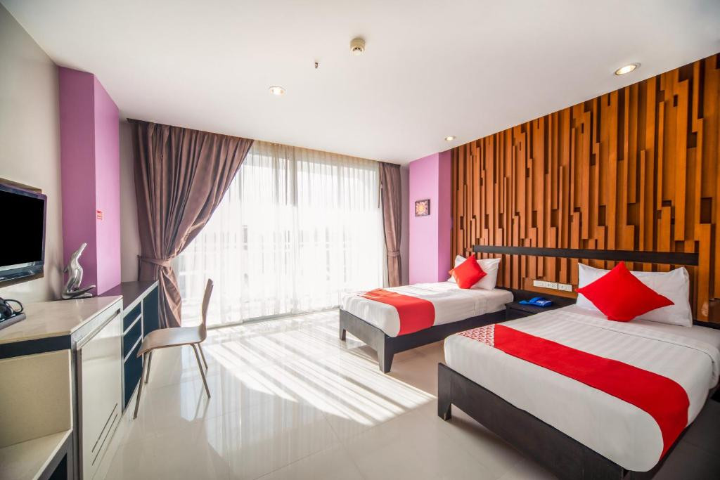 I Dee Hotel 3*