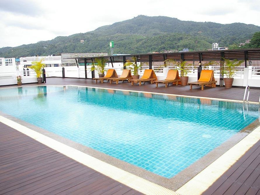 I Dee Hotel 3*
