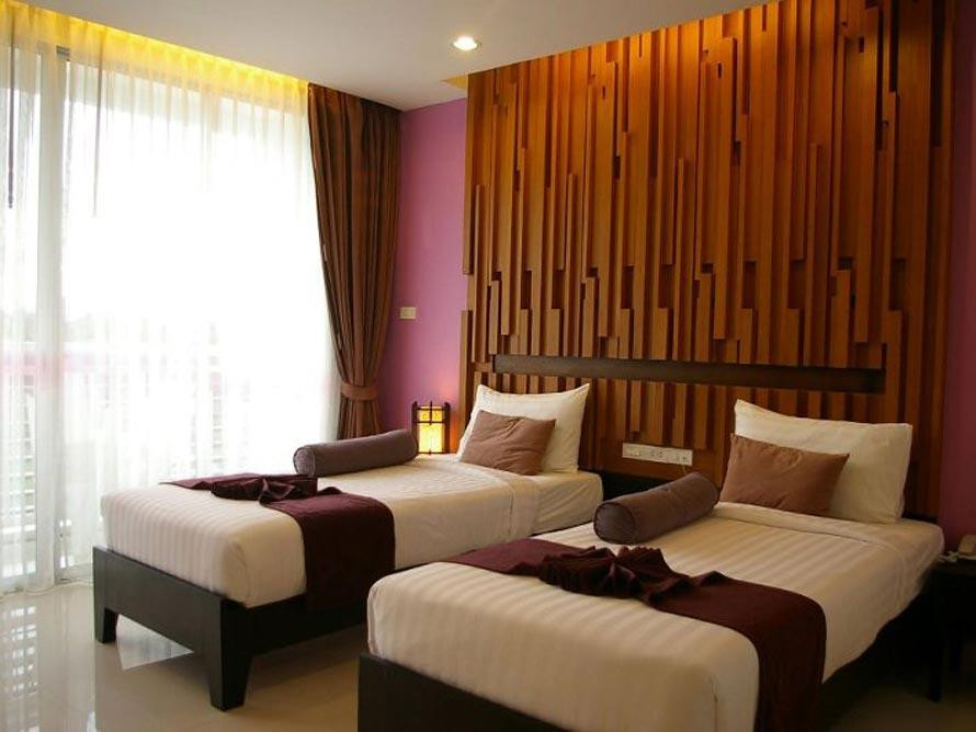 I Dee Hotel 3*