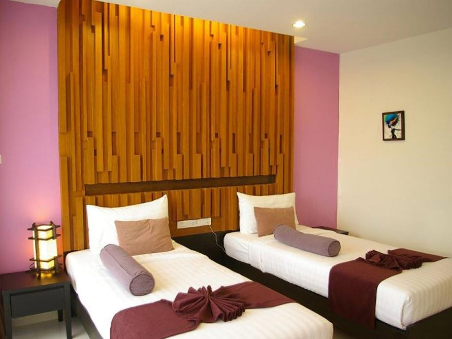 I Dee Hotel 3*