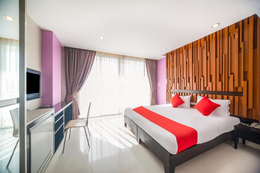 I Dee Hotel 3*
