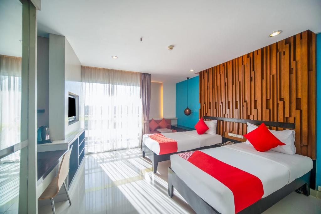 I Dee Hotel 3*
