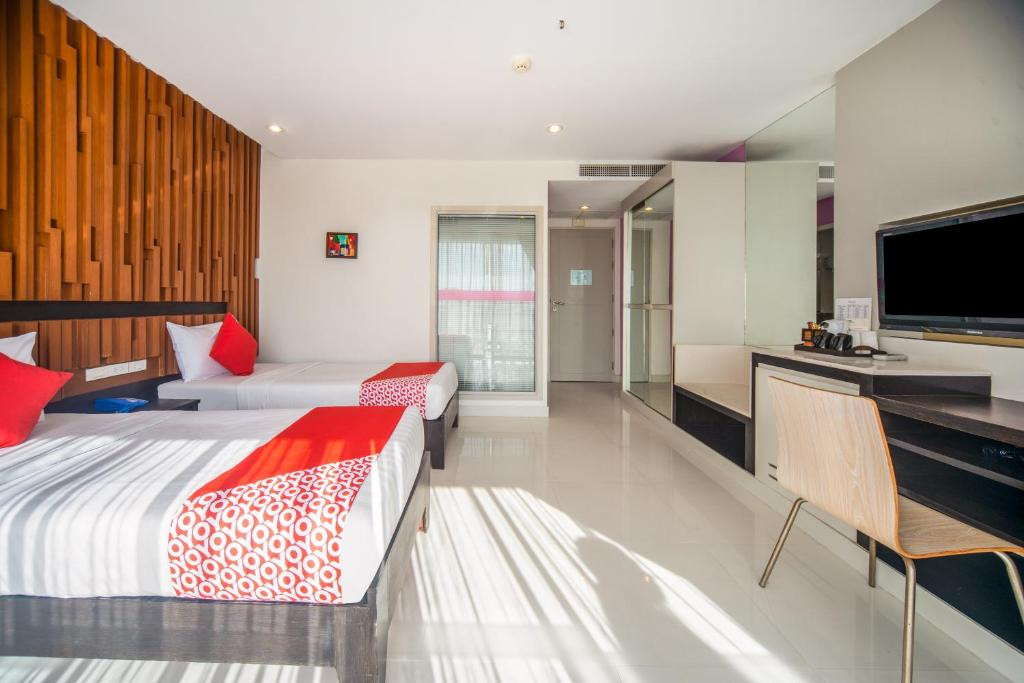 I Dee Hotel 3*