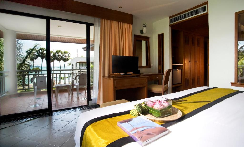 Sunset Beach Resort 4*