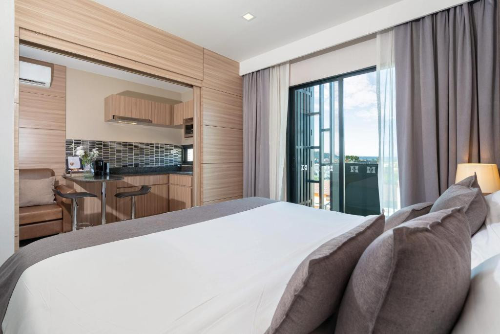 Patong Bay Residence (Ex. Patong Bay Resotel) 4*