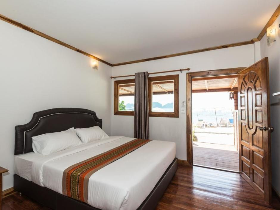 Phi Phi The Beach Resort 3*