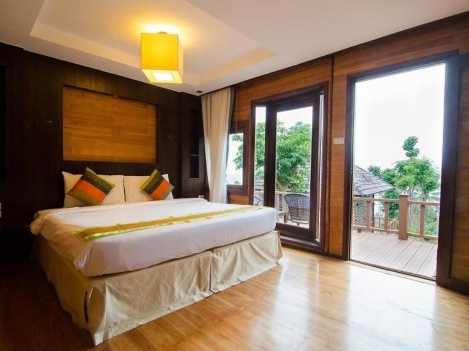Phi Phi The Beach Resort 3*