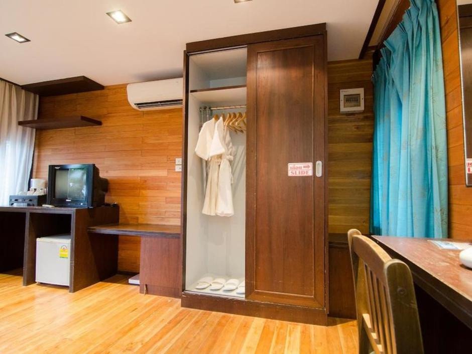 Phi Phi The Beach Resort 3*