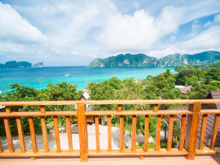 Phi Phi The Beach Resort 3*