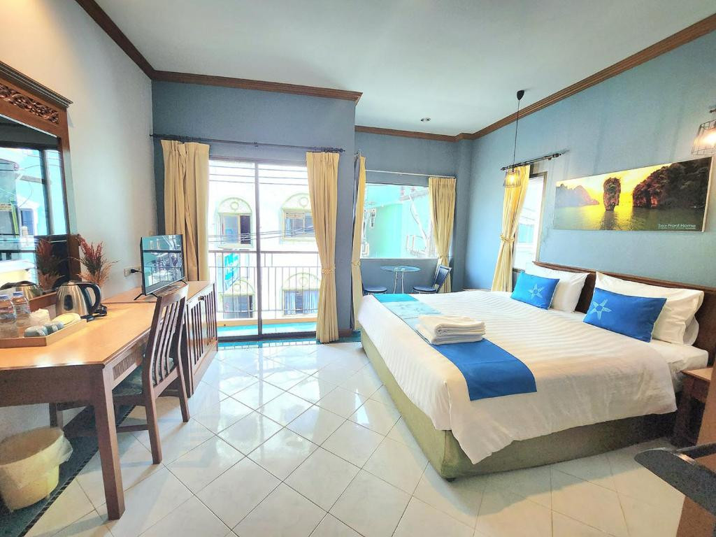 Sea Front Home 3*
