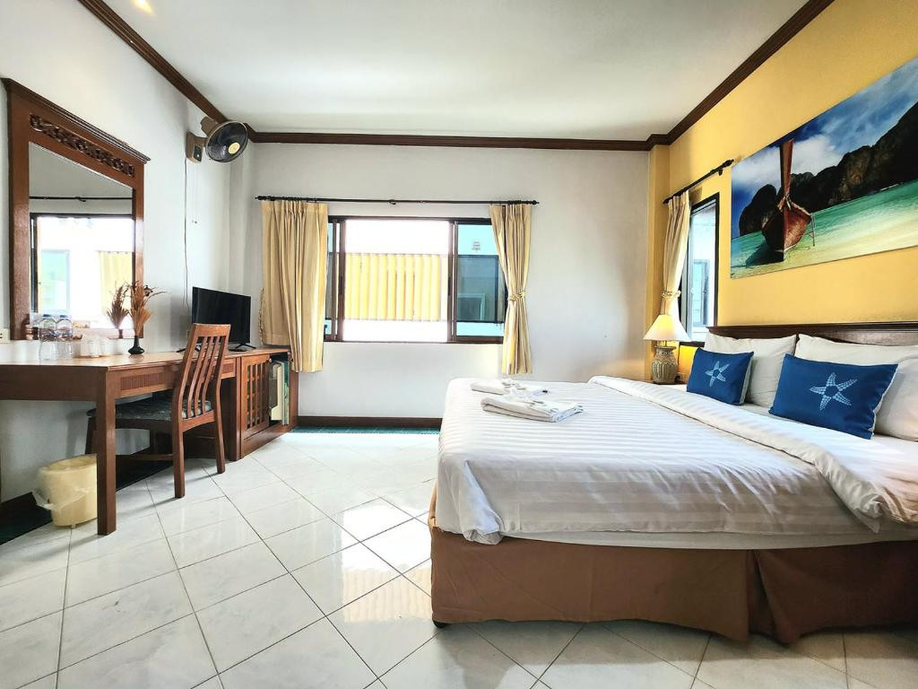 Sea Front Home 3*