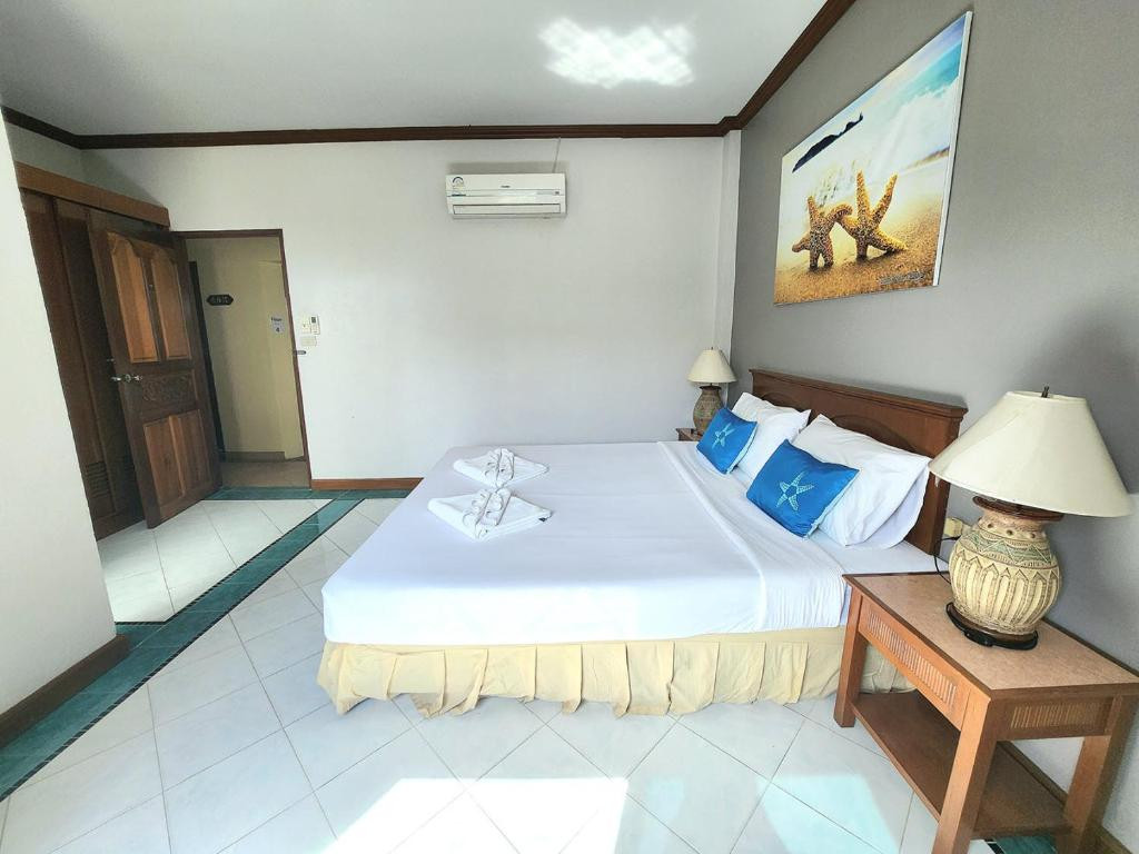 Sea Front Home 3*