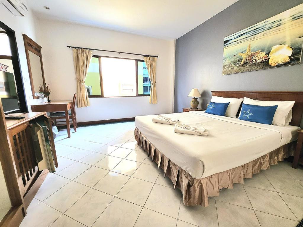 Sea Front Home 3*