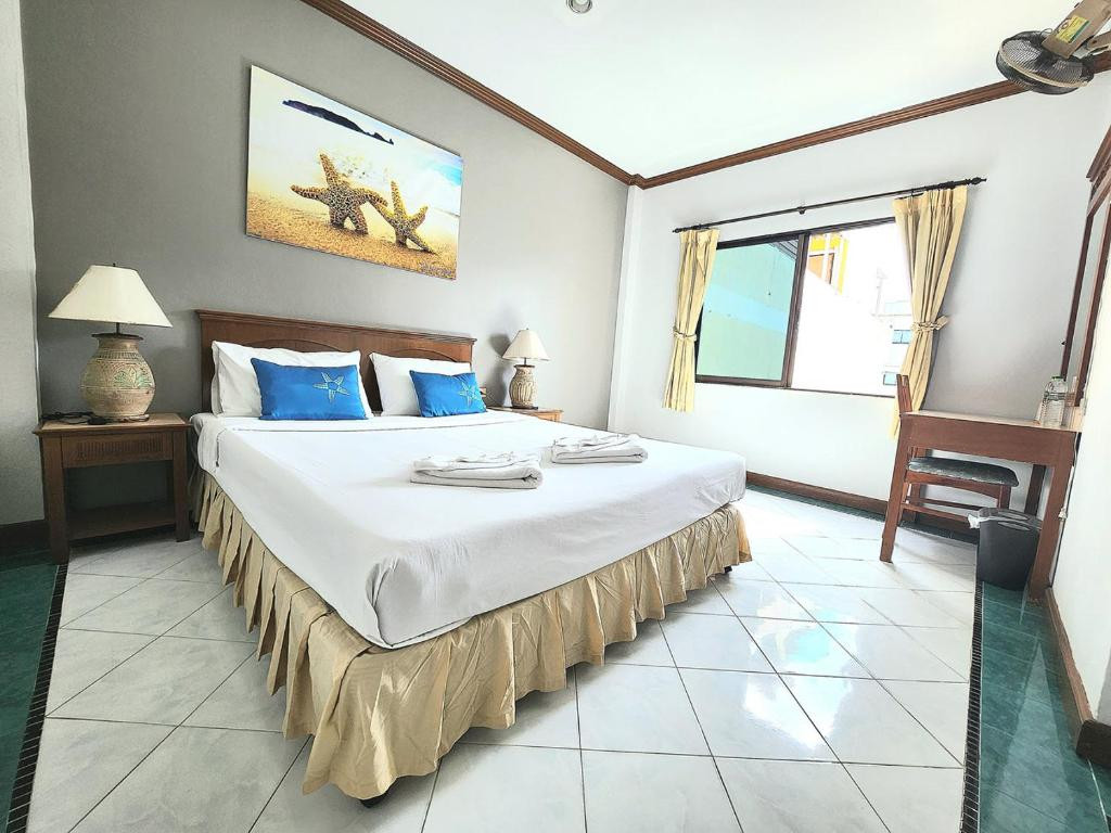 Sea Front Home 3*