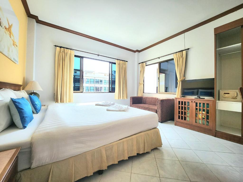 Sea Front Home 3*