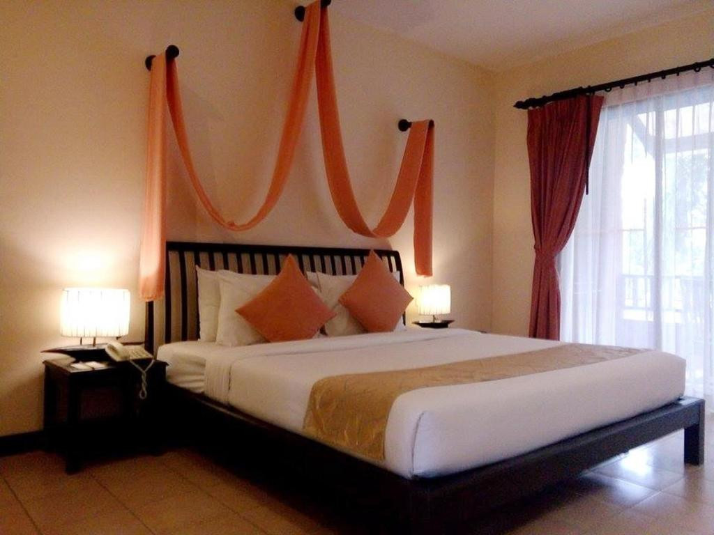 Sudala Beach Resort 3*