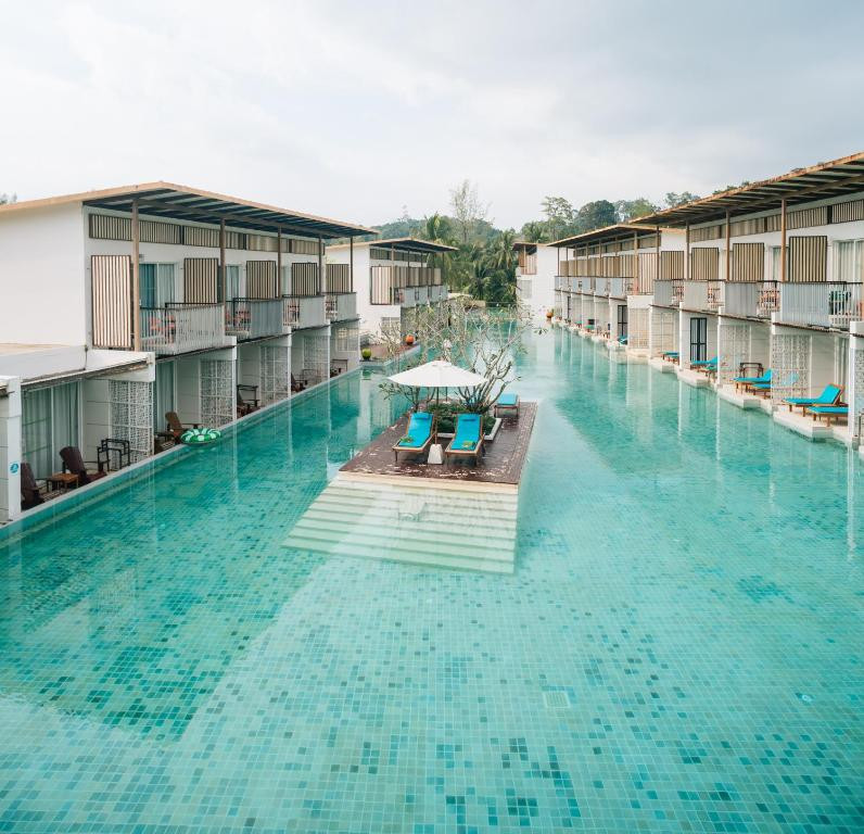 The Briza Beach Resort Khao Lak 4*