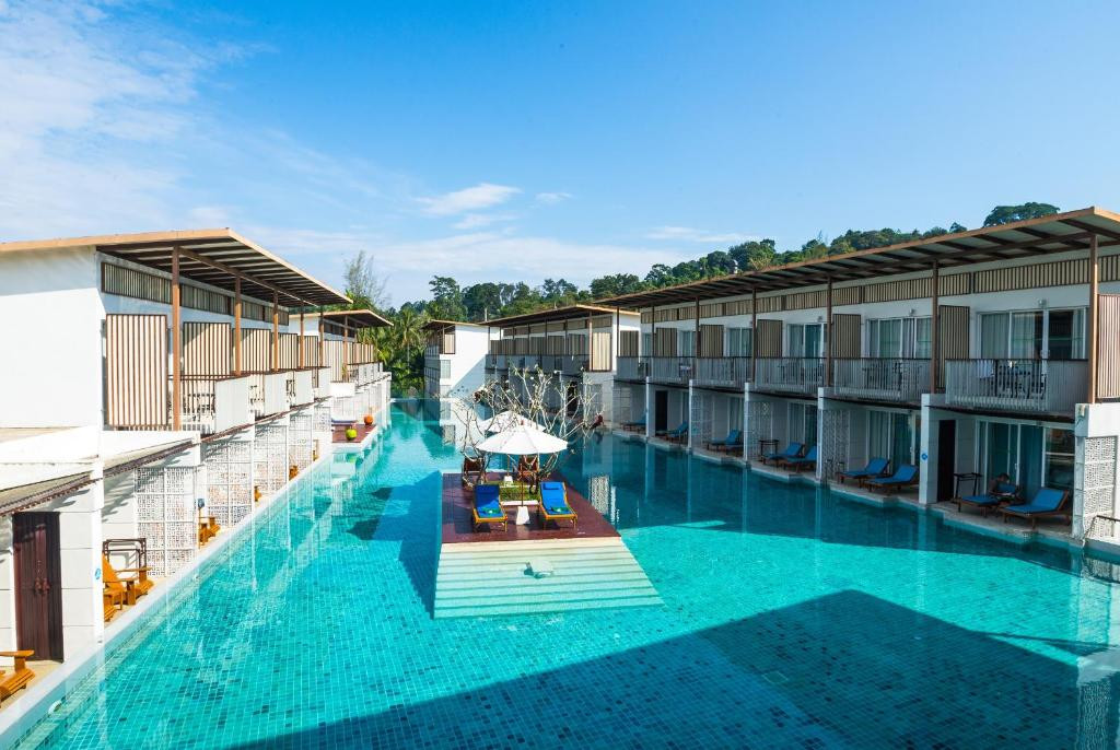 The Briza Beach Resort Khao Lak 4*