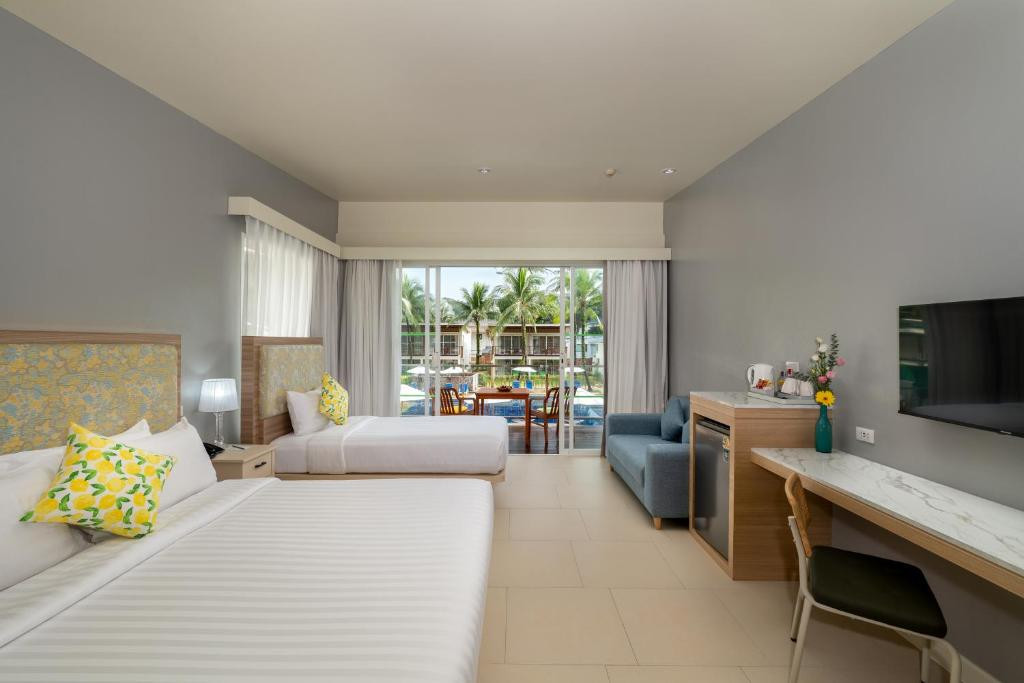 The Briza Beach Resort Khao Lak 4*