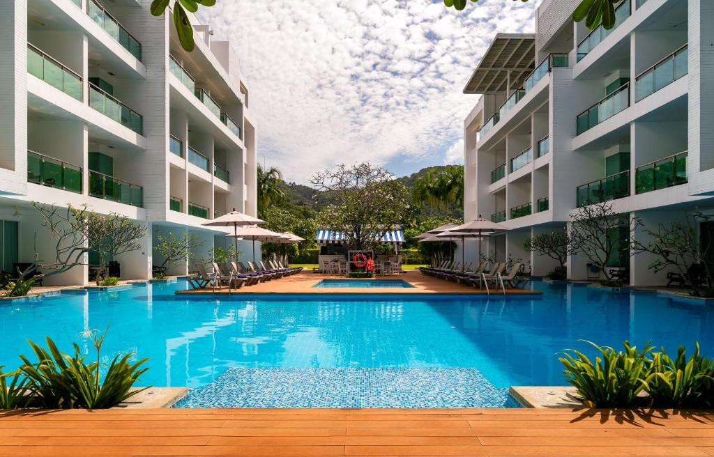 The Old Phuket Karon Beach Resort 4*