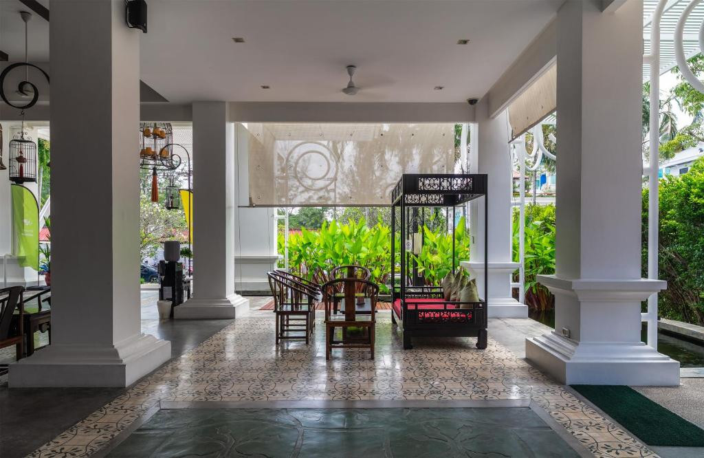 The Old Phuket Karon Beach Resort 4*