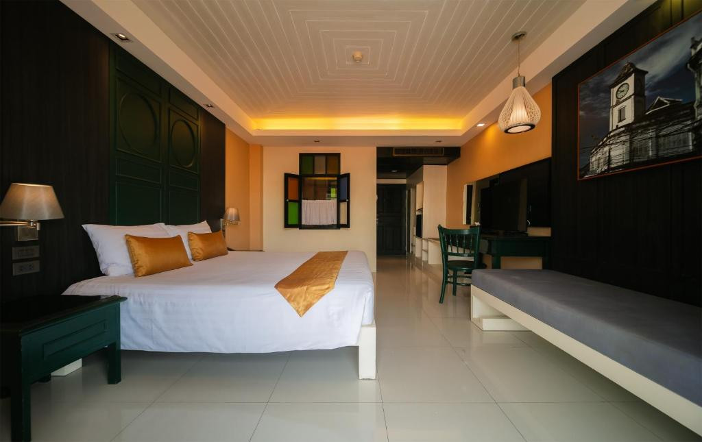The Old Phuket Karon Beach Resort 4*