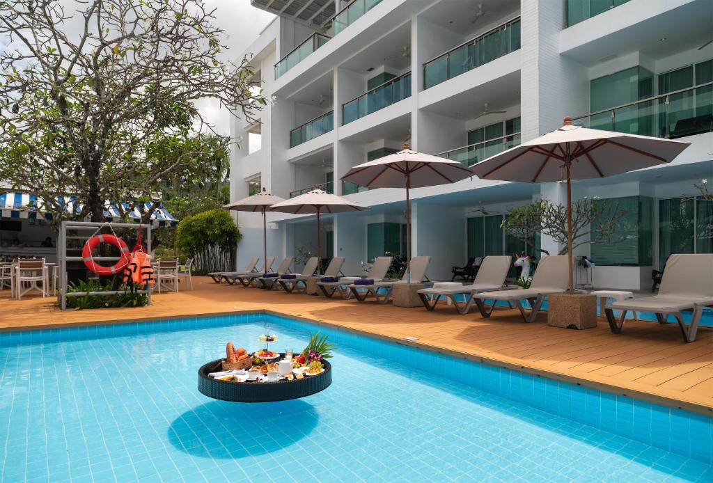 The Old Phuket Karon Beach Resort 4*