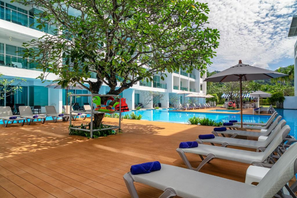 The Old Phuket Karon Beach Resort 4*