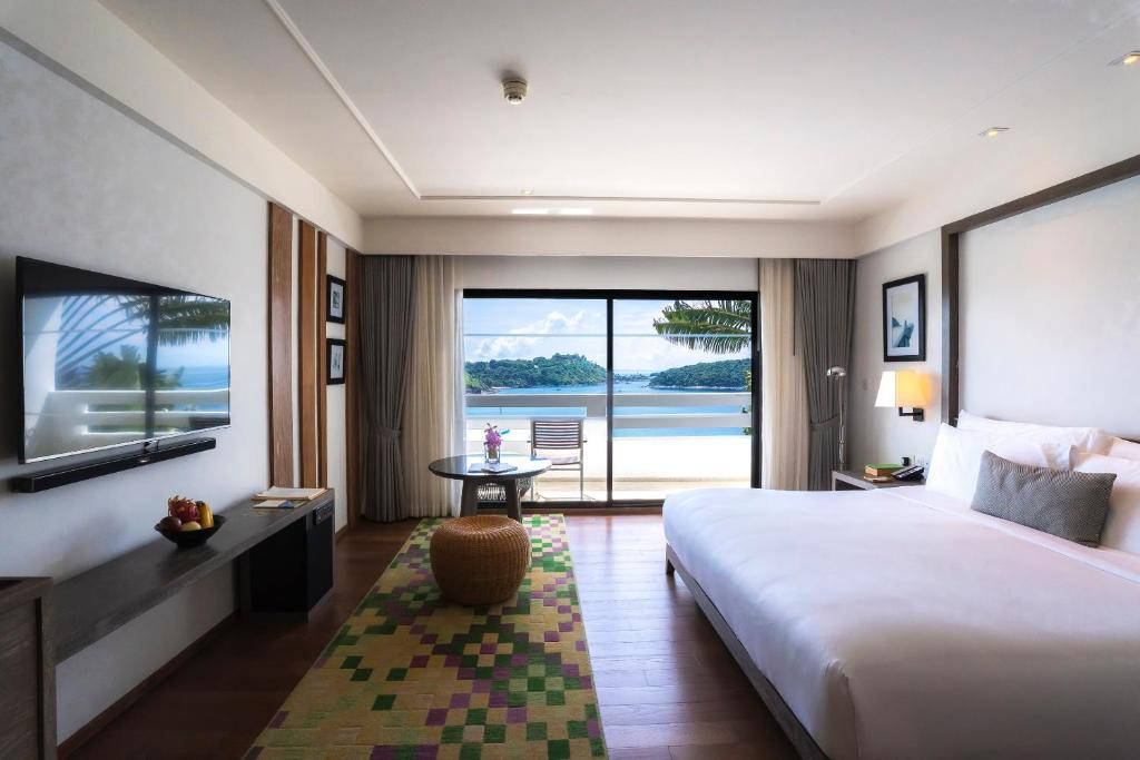 The Nai Harn (Ex. Puravarna The Royal Phuket Yacht Club) 5*