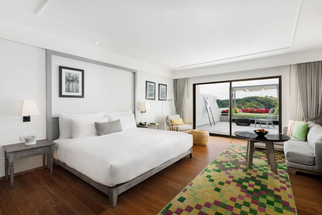 The Nai Harn (Ex. Puravarna The Royal Phuket Yacht Club) 5*