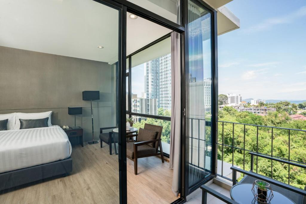 Altera Hotel And Residence (Ex. At Mind Serviced Residence Pattaya) 4*