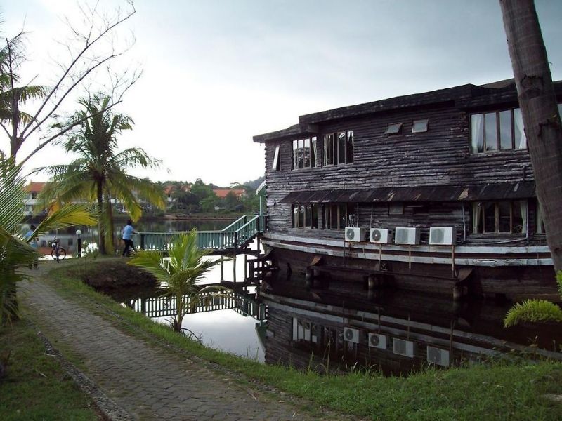 Aunchaleena Beach Front Resort 3*