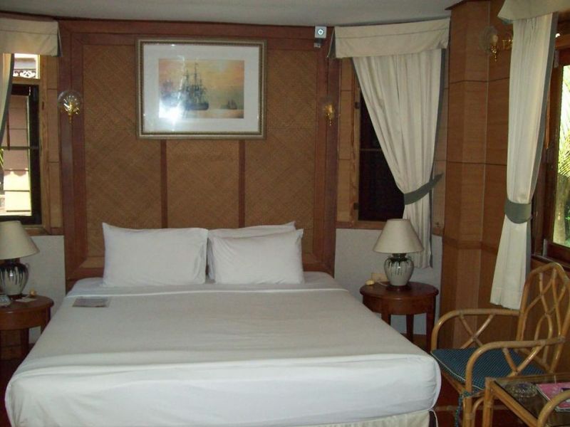Aunchaleena Beach Front Resort 3*