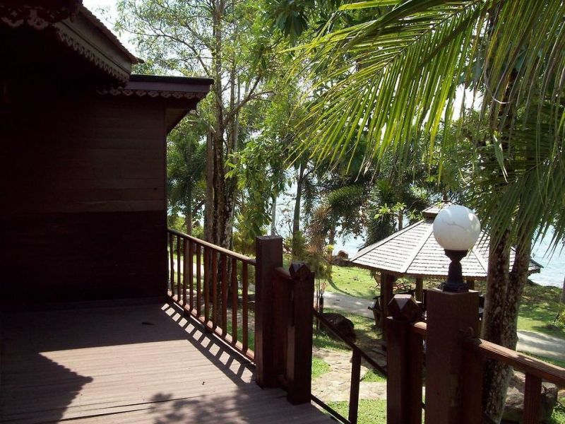 Aunchaleena Beach Front Resort 3*