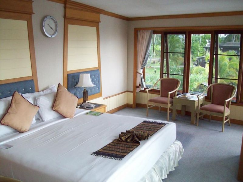 Aunchaleena Beach Front Resort 3*