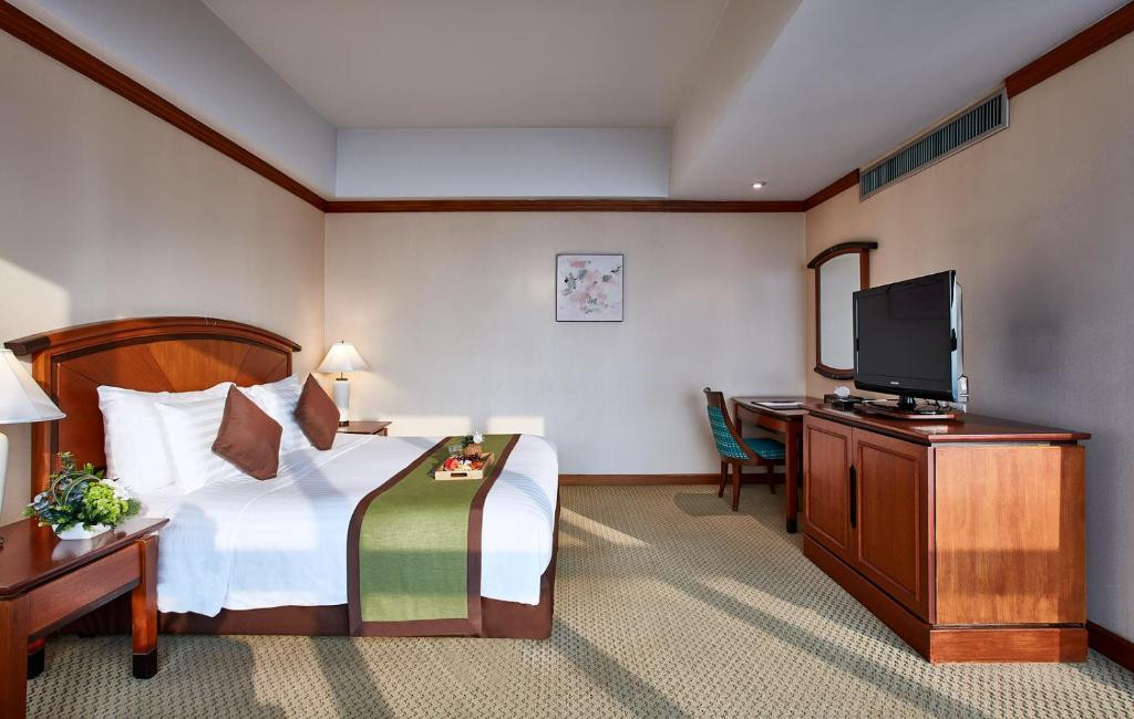 Baiyoke Sky 4*