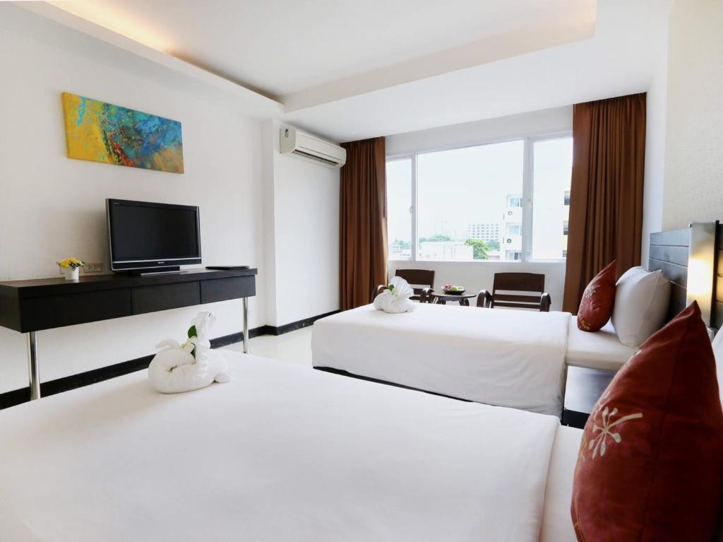 Baron Beach Hotel 3*