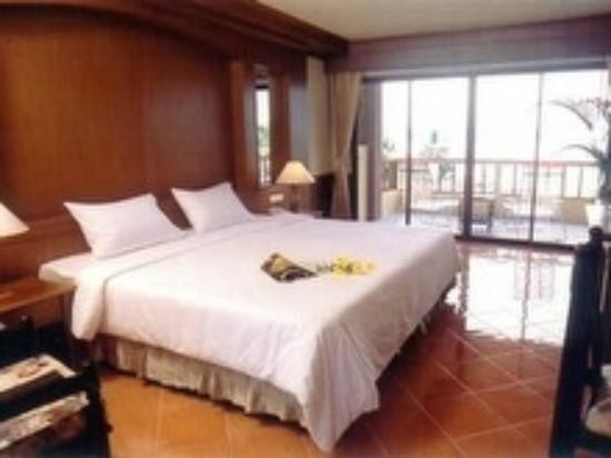 Beach House Samui 3*