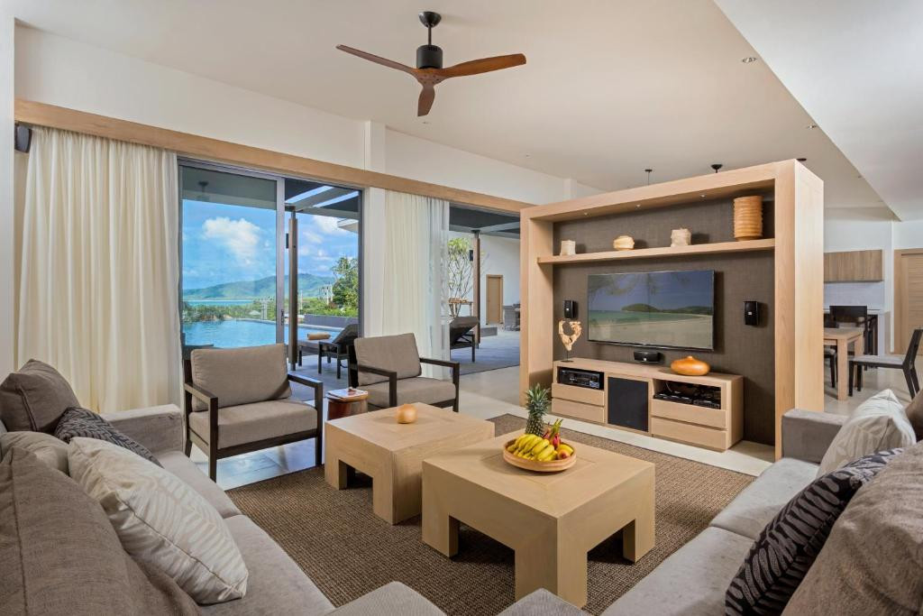 Casabay Luxury Pool Villas 5*