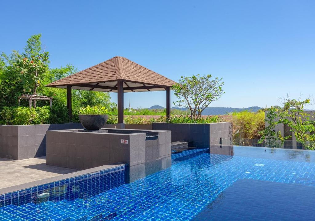 Casabay Luxury Pool Villas 5*