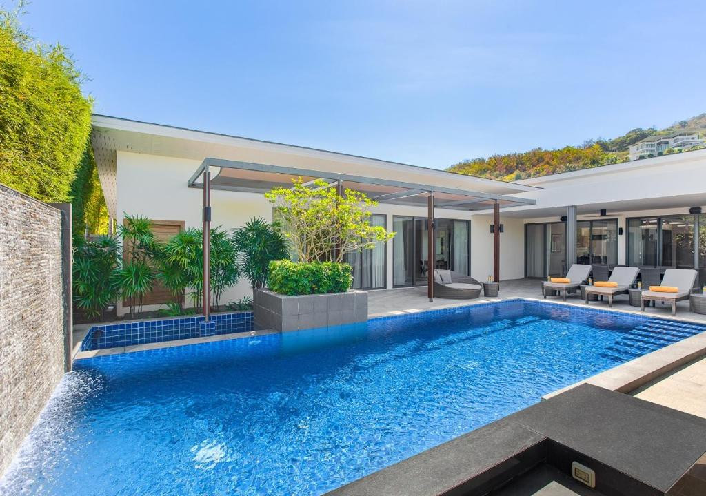 Casabay Luxury Pool Villas 5*