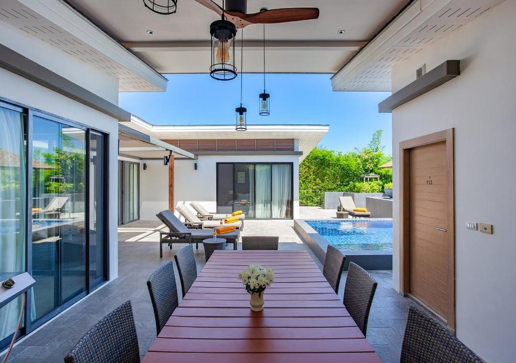 Casabay Luxury Pool Villas 5*