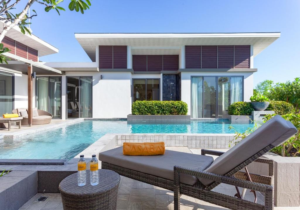 Casabay Luxury Pool Villas 5*