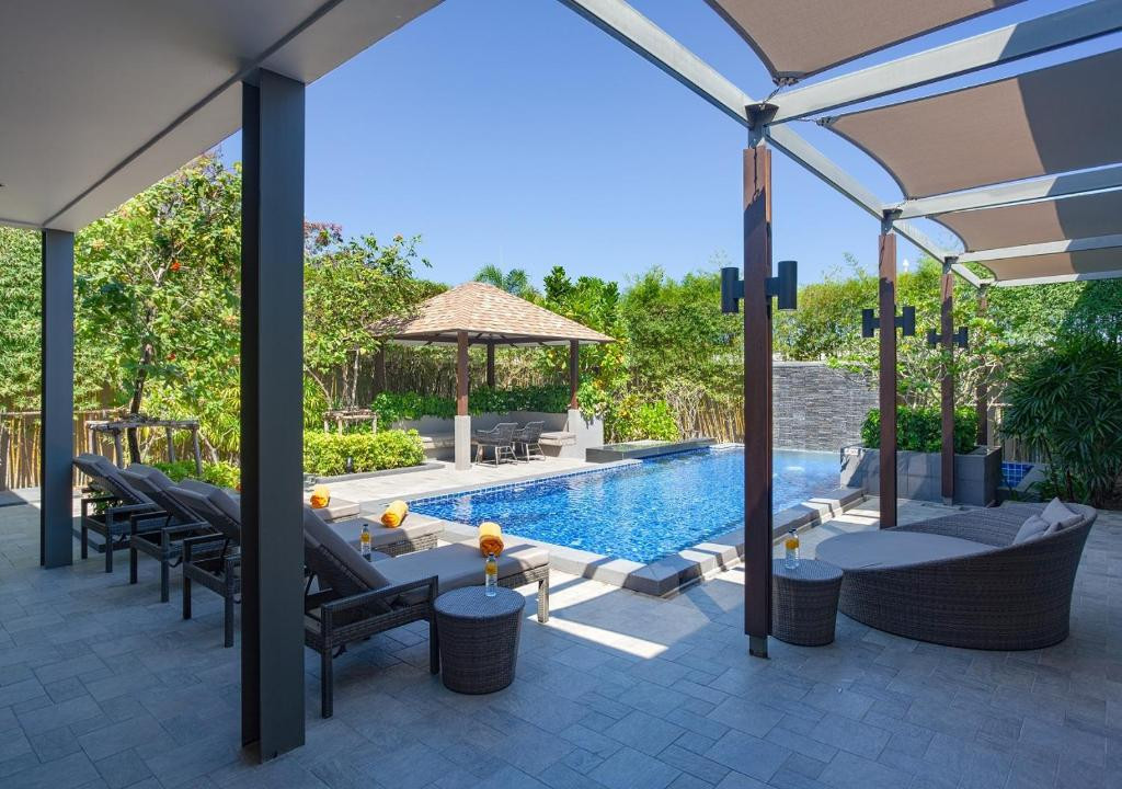 Casabay Luxury Pool Villas 5*