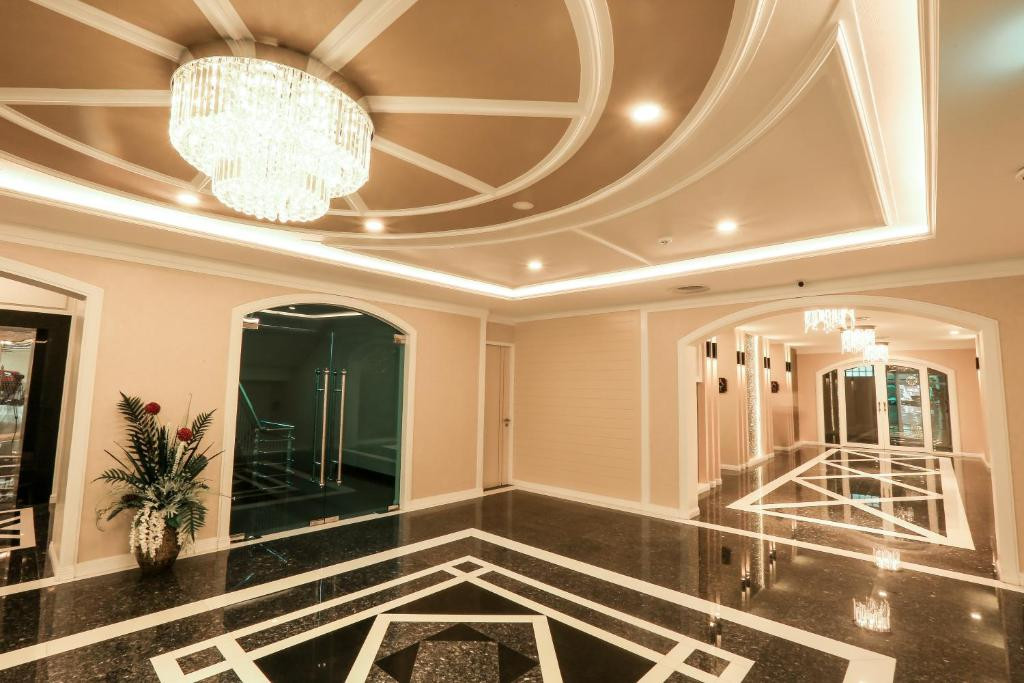 Crystal Palace Hotel 3*