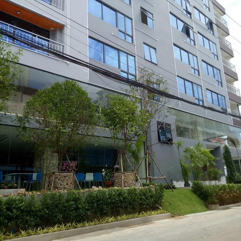 Golden Jomtien Beach Hotel 5*